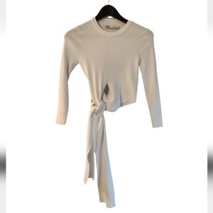 Zara Long Sleeve White Sweater Size‎ Medium
